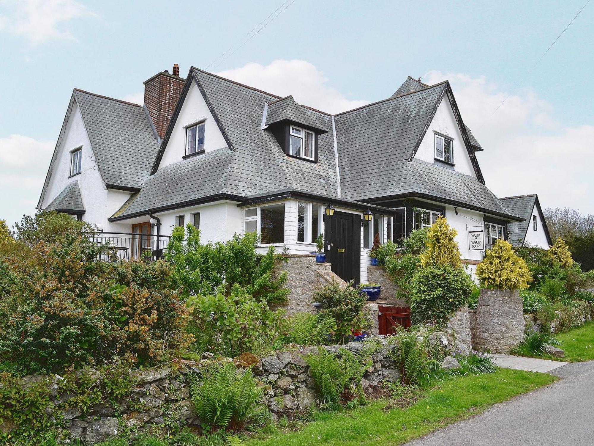 Villa Wern Y Wylan Court Llanddona Esterno foto